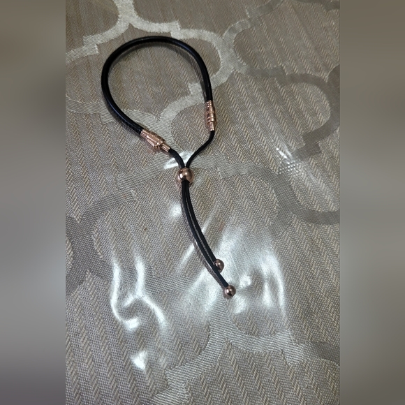 Pandora leather bracelet - Picture 1 of 3